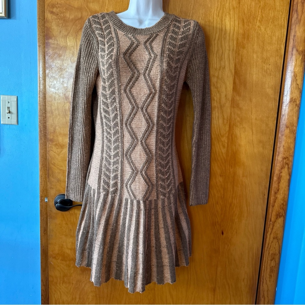 Elegant Knit Patterned Dress